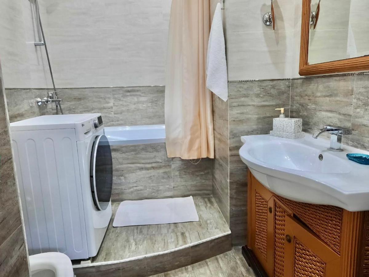 Apartament Жк Самал Де Люкс Ałma Ata Zewnętrze zdjęcie