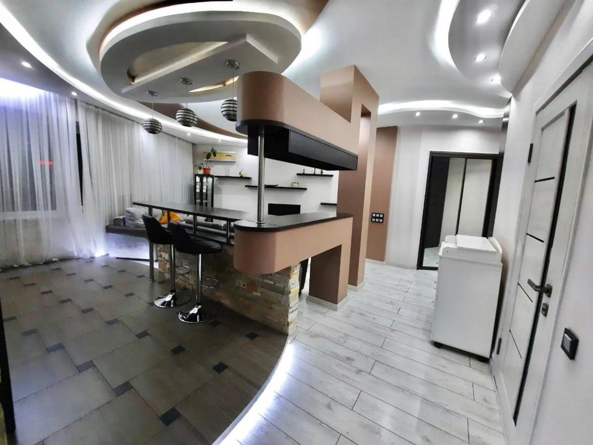 Apartament Жк Самал Де Люкс Ałma Ata Zewnętrze zdjęcie